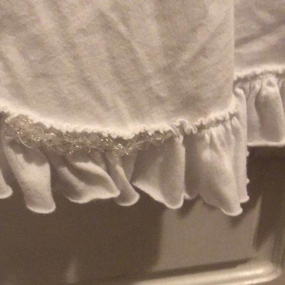 🛍 White Blouse with Ruffle Bottom🤍 - Picture 3 of 5